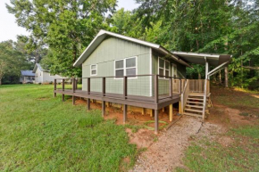 Little Lake Cabin close to Callaway Gardens